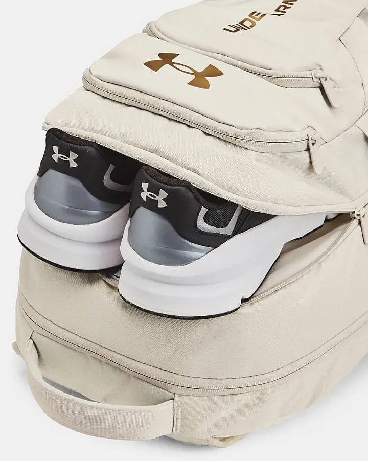 mochila Under Armour Hustle 6.0 Pro - Summit White/Metallic Gold